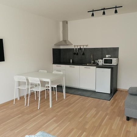 Brand New Studio Apartment #31 In Brand New Building With Free Parking In The Center Praag Buitenkant foto