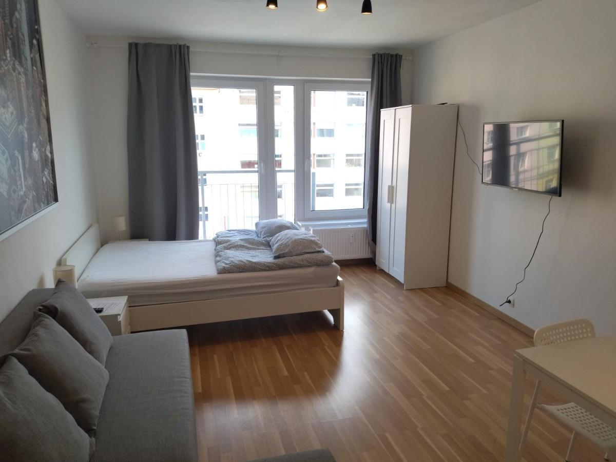 Brand New Studio Apartment #31 In Brand New Building With Free Parking In The Center Praag Buitenkant foto